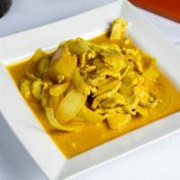 E4. Yellow Curry · Yellow curry with chicken, potatoes, and onions cooked in coconut milk.