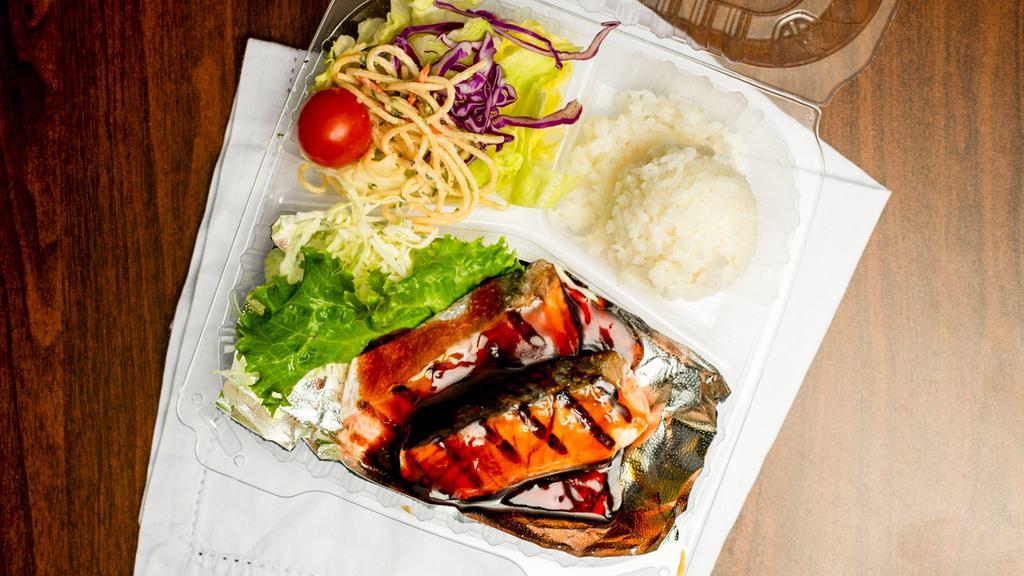 Salmon Teriyaki Plate · 3 pieces grilled salmon fillet with teriyaki sauce.