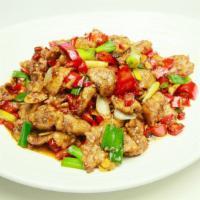 Hunan Style Sautéed Beef  · Hunan Style Sautéed Beef  with peppers and green onions
小炒黄牛肉