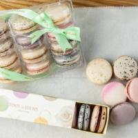 Macaron Set (12) · Assortment of mix macarons.
Cotains Tree Nut(almond), Egg, Milk, and Soy