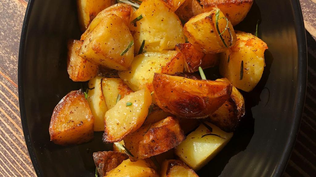 Patate al forno · Oven roasted rosemary-garlic potatoes