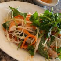 11. Gỏi Tôm Đu Đủ · Shrimp Papaya Salad with Minced Peanut