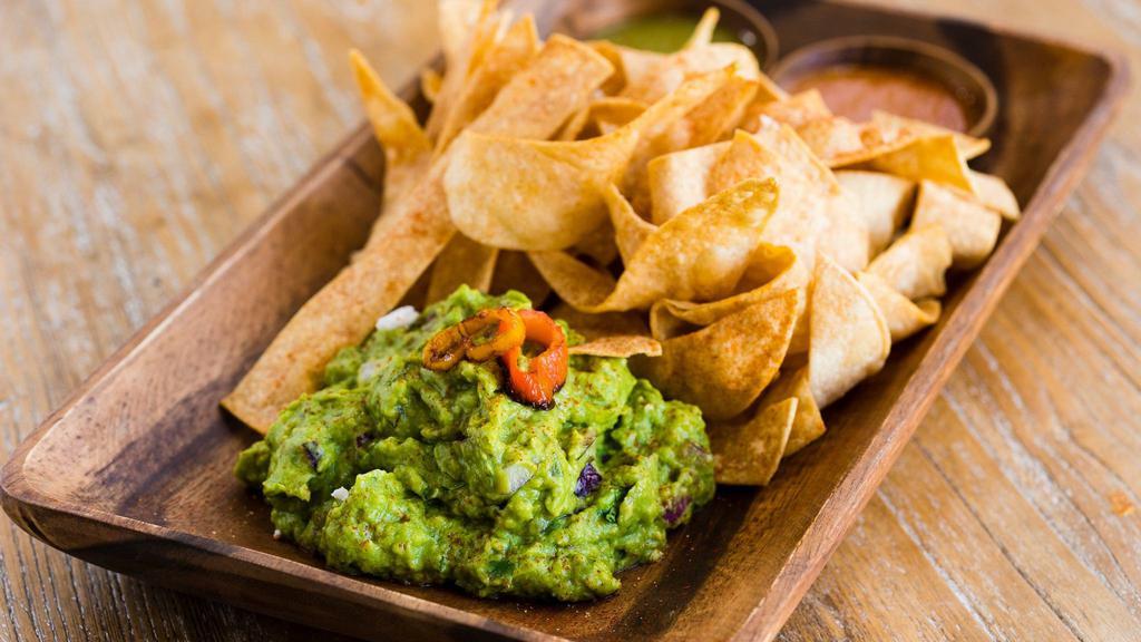 Guacamole & Chips (Full Order) · 
