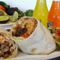 Burrito Regular / Regular Burrito · Selección de carne, arroz, granos enteros, cebolla y cilantro. / Choice of meat, rice, whole...