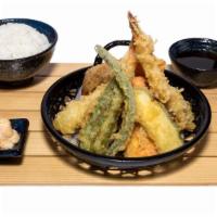 Combo tempura · 2pcs of shrimp, 8 pcs of veggie comes w/ rice