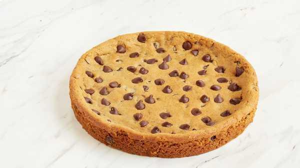 King Chocolate Chip Cookie · The ultimate 8