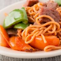 Tomato Beef Chow Mein · 