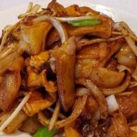 Beef Chow Fun · (Cannot change to Hong Kong Style Pan Fried Noodles)