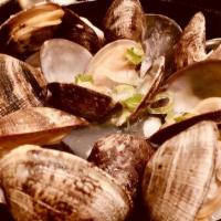 Japanese Sake Steamed Clams · Japanese sake steamed manila clams