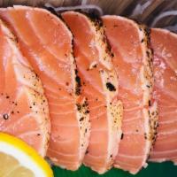 Salmon Tataki · Seared salmon with spicy sauce
