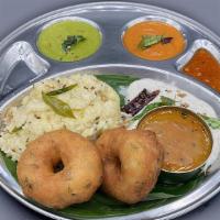 Pongal Vada Combo · Two medhu vada and eight oz of pongal.