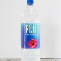 Fiji Water(500mL) · 