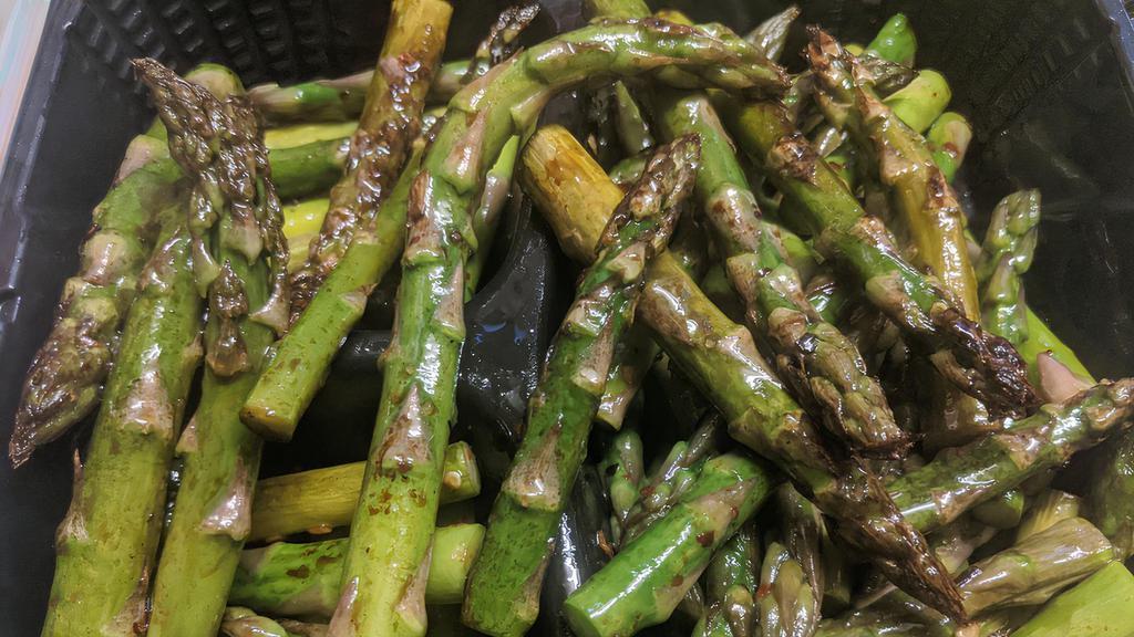 Balsamic Viniagrette Asparagus · Enough for 3 people
***In light of the Corona-virus outbreak Here at Organic Meals To Go Practice all safety precautions necessary to keep us all Healthy.  The Executive Chef Eric is the ONLY person preparing the food in a closed kitchen.***