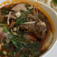 BUN BO HUE : Spicy Noodles Soup (Bun Bo Hue) · 
