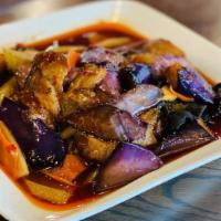 *鱼香茄子 Eggplant  with Garlic Sauce · Spicy.