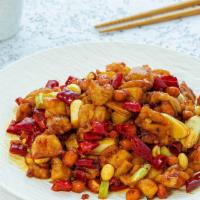 2. Kung Pao Chicken / 宫保鸡丁 · Spicy stir-fry.