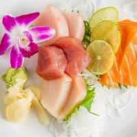 Appetizer Sashimi · Mixed sashimi. (salmon . maguro and hamachi)