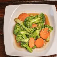 Pad Broccoli    · Sautéed broccoli, carrots, fresh garlic and oyster sauce