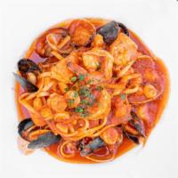 Linguini Seafood · Scallops, rock shrimps, clams, mussels and fresh seasonal fish in spicy marinara sauce.