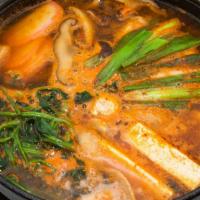 Hot Yosenabe · Mixed seafood with vegetable in hot pot.