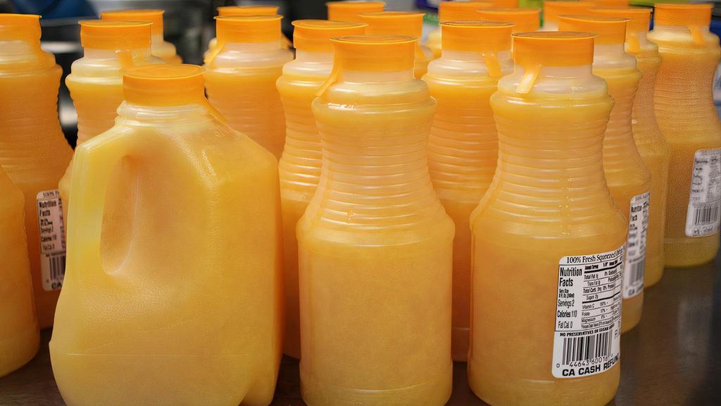 Medium Orange Juice (16oz) · In House Freshly Squeezed Oranges!
