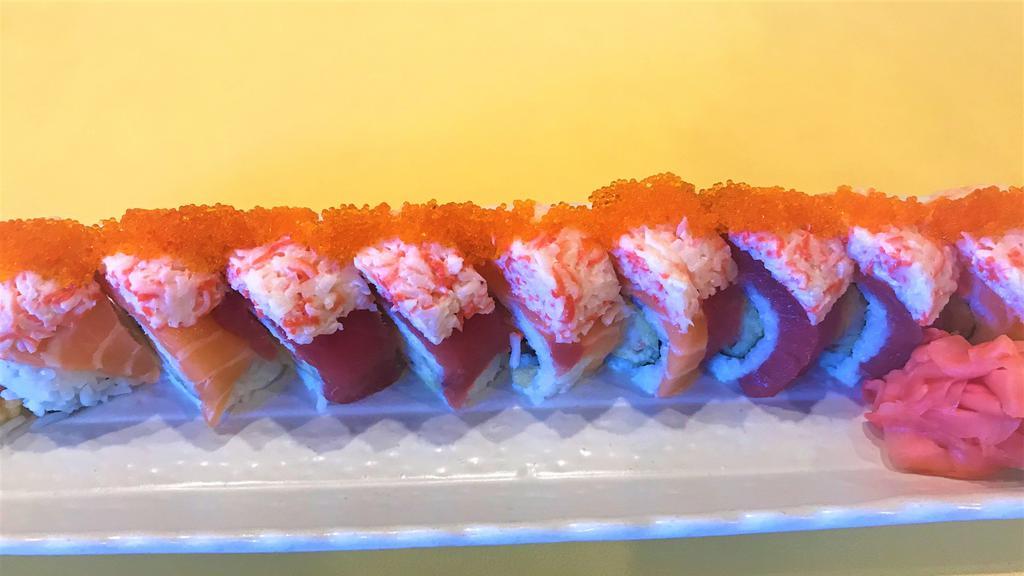 Dashi House Roll · Shrimp tempura, avocado, tuna, salmon, crab meat, tobiko.