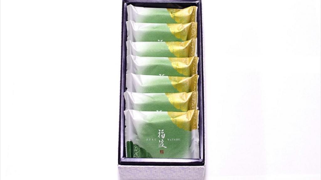 Minamoto Kitchoan Matcha Senbei (7 Pc) · Unique “zigzag” shaped Matcha green tea cookies with green tea cream filling.  7 pieces in a gift box.