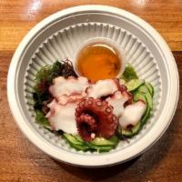 Tako Wakame-Su · Wakame-su with thinly sliced octopus.