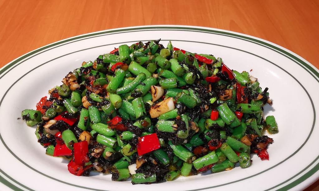 梅干菜炒四季豆Stir Fried Green bean with Preserved Vegetables · 