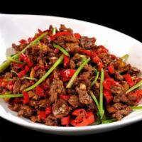 E92小炒黄牛肉Stir Fried Beef with Pepper · Hot spicy.
