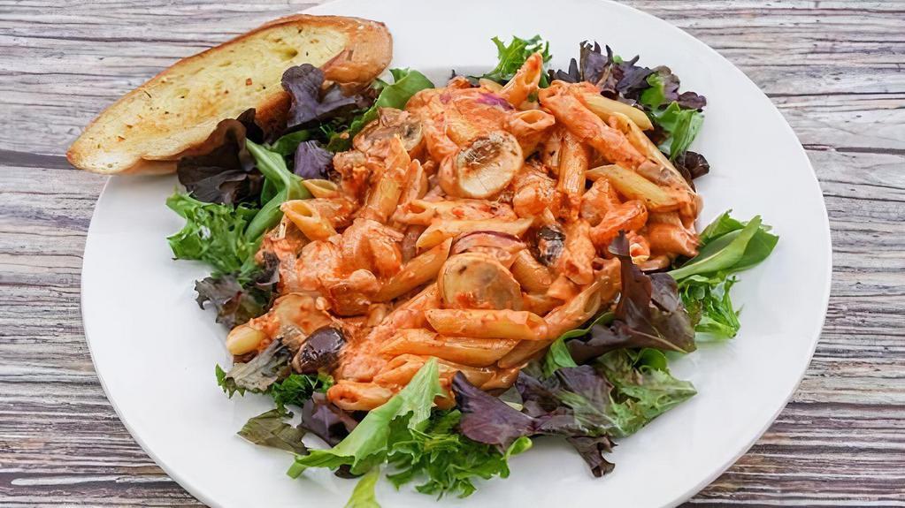 29. Firenze · Pasta tossed with grilled prawns, spring mix, sun-dried tomato aioli, red onions, mushrooms, kalamata olives.