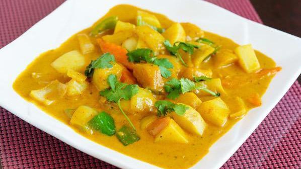 咖鸡饭 Curry Chicken Over Rice · homemade curry, chef's recommend!