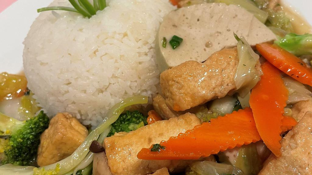 17. Vegetarian Rice/ Egg Noodle Soup / Hủ Tiếu/ Mì Chay · Vegetarian. Tofu & Vegetable.
