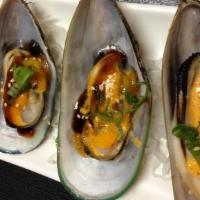 Bake Mussels · baked mild spicy mayo sauce (4pc)