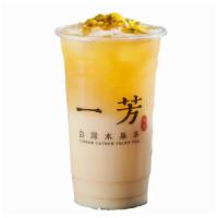 Yakult Passionfruit Green Tea / 養樂多百香綠茶 · A local Taiwanese favorite combining the popular Japanese Yakult yogurt drink with fresh Tai...