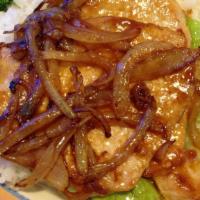 R-10 干煎洋蔥豬扒飯 / Onion pork chop with oyster sauce · 