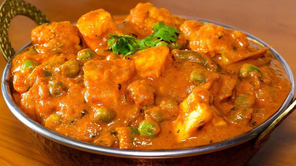 Vegan Mixed Veggie Tikka Masala · Organic seasonal vegetables mixed with with coconut based sauce and spices. Comes with Rice.