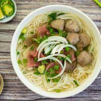 Combination of Well-Done & Rare Beef & Beef Ball Noodle Soup · 