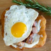 3) Breakfast · Smoked ham, cheddar cheese and fried farm egg.