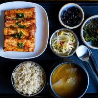 Dubu Jorim · Spicy braised tofu served with 3 types of banchan and choice of rice