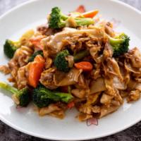 Pad See Ew · Flat rice noodles stir – fried with egg, broccoli and carrots.