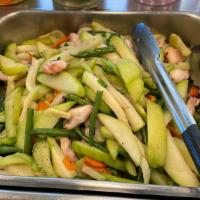 Su xào mực- Stir fried sauteed chayote with squid · Pick your size