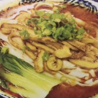 C 10. 牛 肚 面 · Beef tripe noodle soup