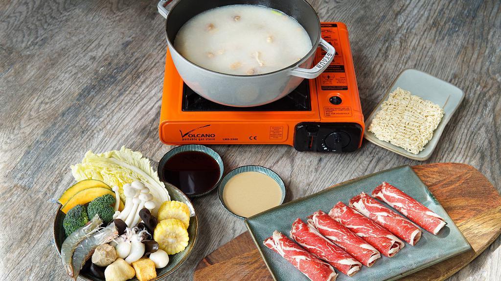 Hog Maw Chicken Hot Pot Combo 白胡椒皇豬肚雞火鍋套餐 · Combo contains : Hog Maw Chicken Pot + Hot Pot Ingredients + Soup Base (for hot pot)

Hot pot ingredients come in raw and frozen:  
- Prime Black Angus Beef 
- Mixed Vegetables 
- Shrimps (x2)
- Baby Cuttlefishes (x2)
- Beef Tendon Ball (x1)
- Fish Ball (x1)
- Fish Tofu (x1)
- **Fish Ball with Shrimp Filling (x1 seasonal)
- Nissin Instant Noodles (x1)
** Season item will be substituted by similar product if out of stock. 

Additional hot pot ingredients can be purchase separately. 火鍋套餐適合一至兩人份，食量稍大的建議外加火鍋食材。