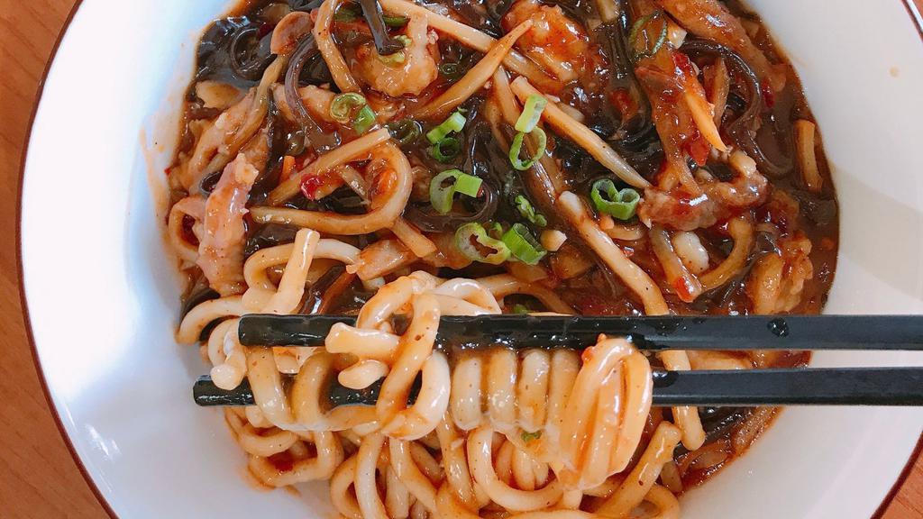 Fresh Noodle with Hot & Spicy Shredded Pork (鱼香肉丝面) · 鱼香肉丝面