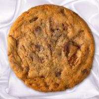 Heath Bar Box · All natural, all butter cookie gets the royal treatment with chunks of real Heath Bar for th...