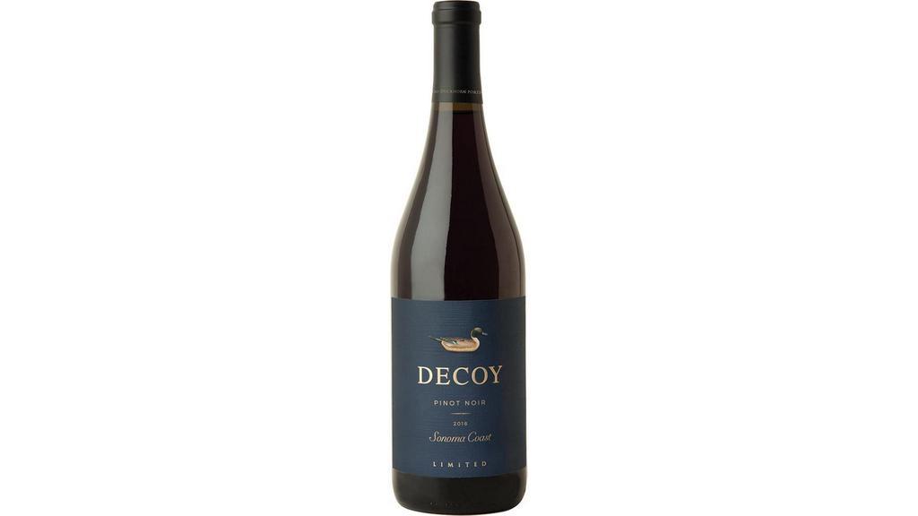 Decoy by Duckhorn Pinot Noir Limit (750 ml) · This alluring Pinot Noir offers vibrant aromas of red cherry and raspberry, as well as hints of savory spices and forest floor. On the palate, silky smooth tannins and refined notes of toasted French oak accentuate the lush flavors, while carrying the wine to an elegant red berry and spice finish.