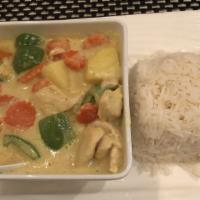 Yellow Curry · Yellow curry, coconut milk, potato, bell pepper, carrot and onion. (Vegan)