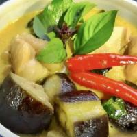 Green Curry · Spicy green curry with green bean, bell pepper, eggplant and basil