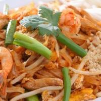 Pad Thai · Pan fried thin rice noodle with egg, tofu, bean sprout, green onion and ground peanut
